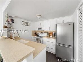 4590 SW 68th Ct Cir in Miami, FL - Building Photo - Building Photo