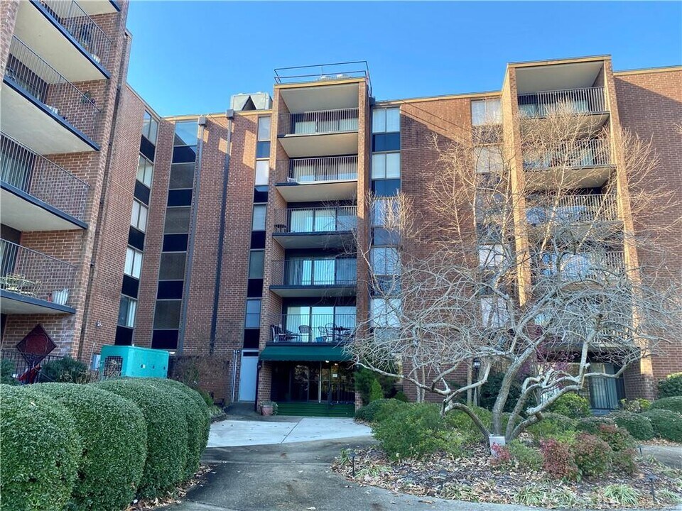 1100 Clarendon St in Fayetteville, NC - Building Photo