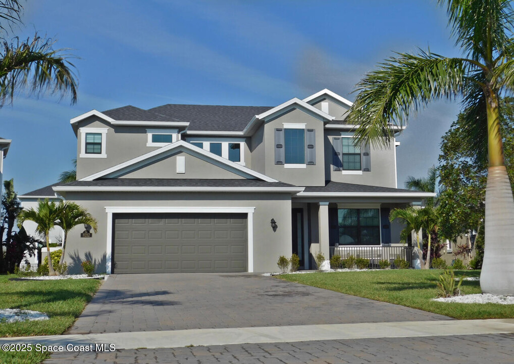 8212 Paragrass Ave in Melbourne, FL - Building Photo