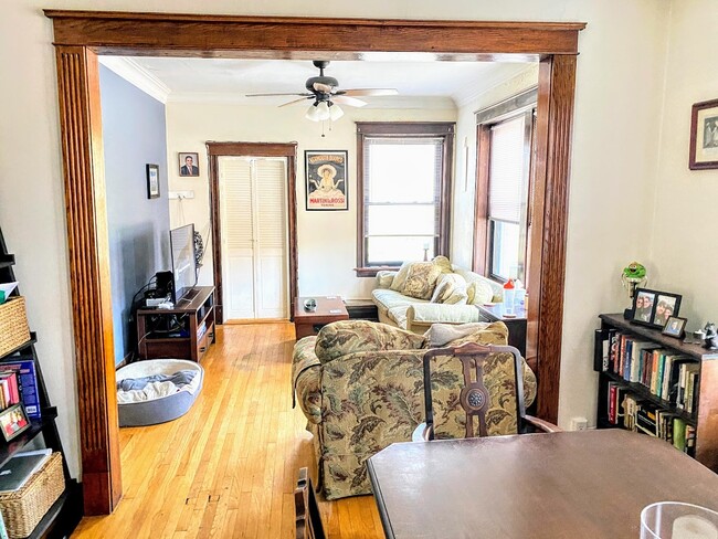 4322 N Hoyne Ave-Unit -2N in Chicago, IL - Building Photo - Building Photo