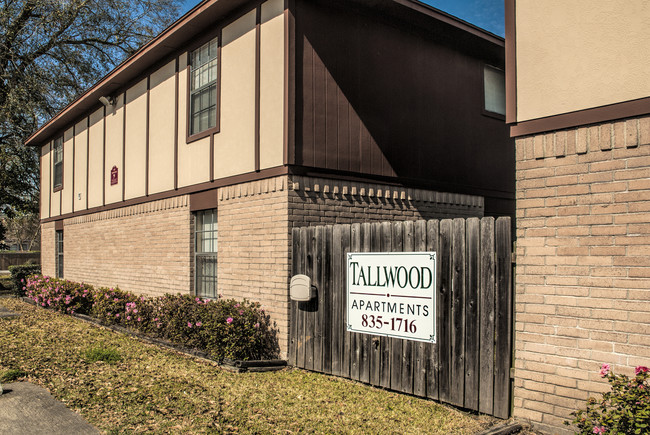 645-685 E Lavaca St in Beaumont, TX - Building Photo - Building Photo