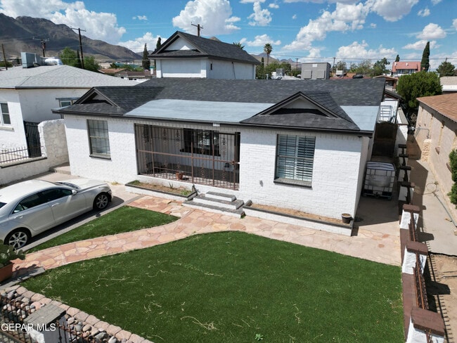 property at 3427 Idalia Ave