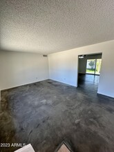 2939 E Wagoner Rd in Phoenix, AZ - Building Photo - Building Photo