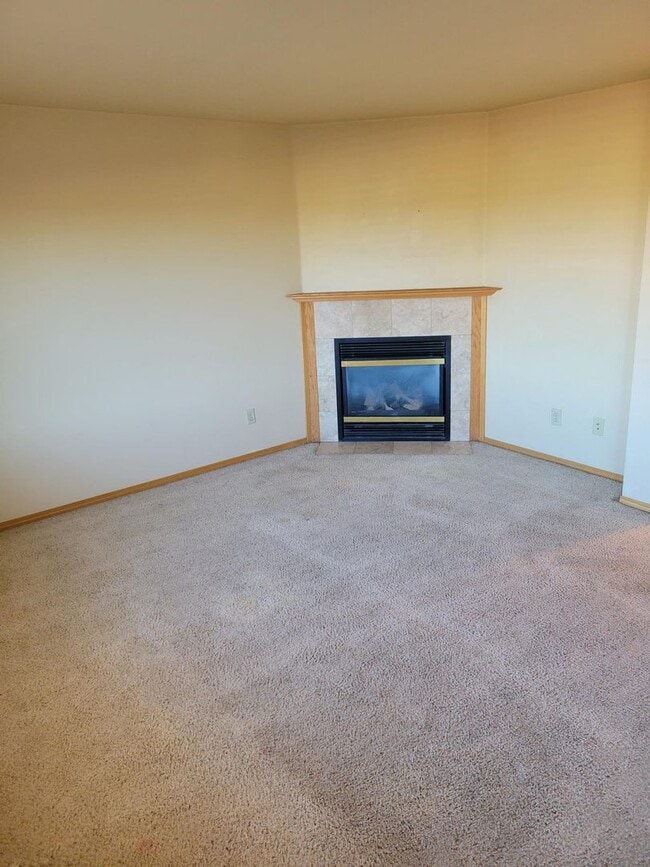 property at 975 N River Rock Dr