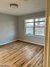 4 Dodd St in Bloomfield, NJ - Building Photo - Building Photo