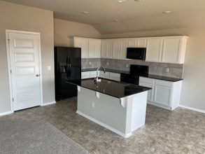 1407 E Vangston Ct in Siloam Springs, AR - Building Photo - Building Photo