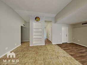5029 N 71st Ave in Glendale, AZ - Foto de edificio - Building Photo