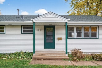 3953 Arthur St NE in Minneapolis, MN - Building Photo - Building Photo