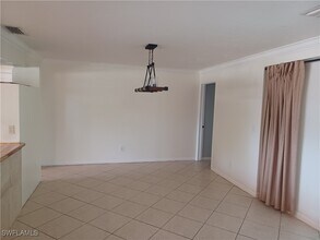 4233 SE 8th Pl in Cape Coral, FL - Building Photo - Building Photo