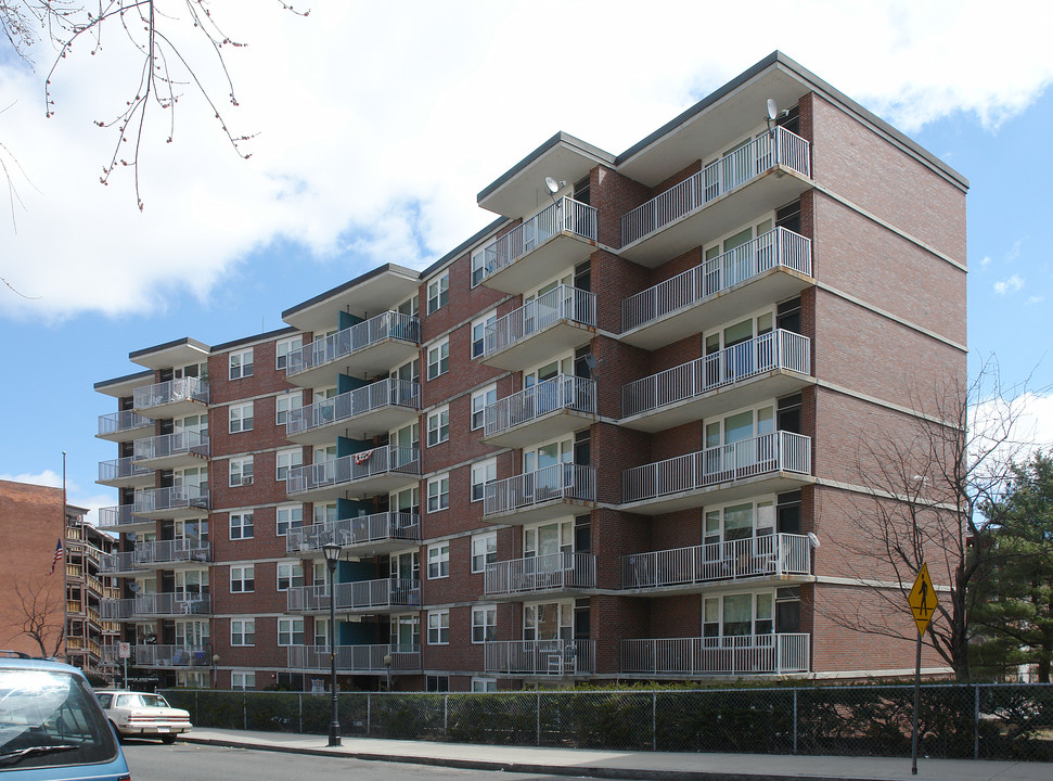 Coughlin Apartments in Holyoke, MA - Foto de edificio