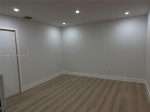 345 Michigan Ave in Miami Beach, FL - Building Photo - Building Photo