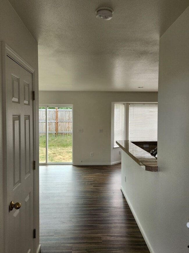 16237-16239 Vancil Loop SE in Yelm, WA - Building Photo - Building Photo