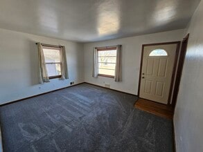 705 N Highland Ave in Sioux Falls, SD - Building Photo - Building Photo