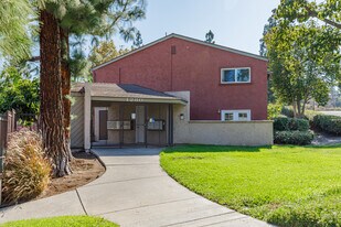 Vista Del Sol in El Cajon, CA - Foto de edificio - Building Photo