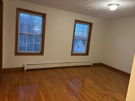 1 Hemans St in Worcester, MA - Building Photo