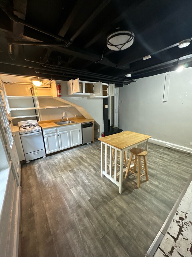 2 Champney Pl, Unit #1