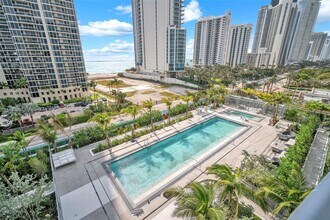 17550 Collins Ave, Unit 704 in Sunny Isles Beach, FL - Building Photo - Building Photo