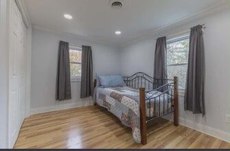 133 Howe St in Auburn, ME - Building Photo - Building Photo