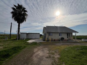 6030 S Frankwood Ave in Reedley, CA - Building Photo - Building Photo