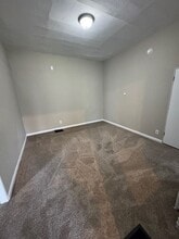 938 Lincoln Ave in Fort Wayne, IN - Building Photo - Building Photo