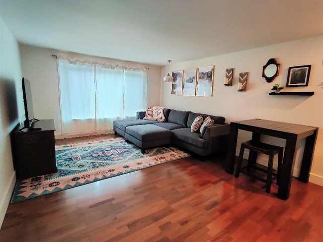 property at 25 N Broadway St