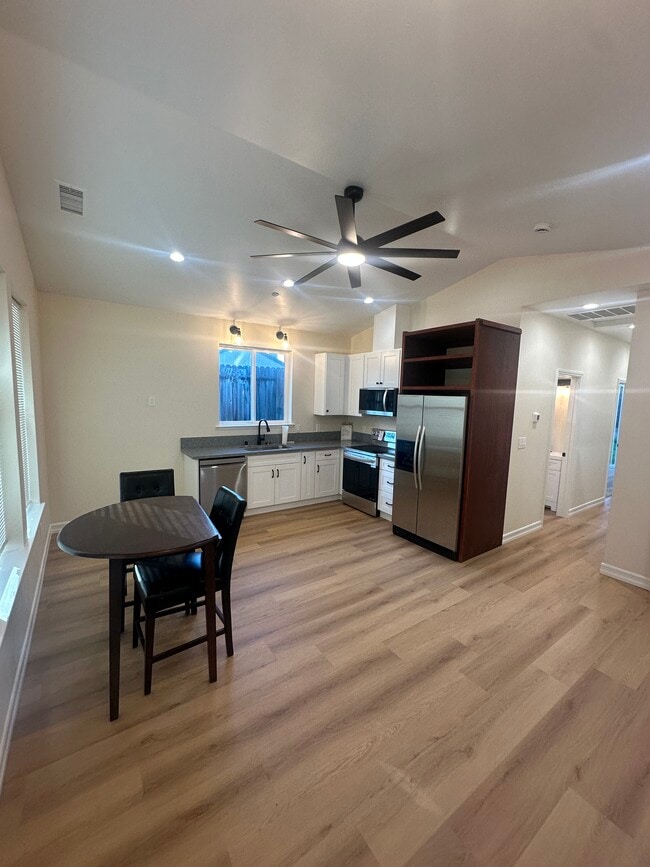 12 Mast Ct in Woodland, CA - Building Photo - Building Photo