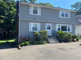 282 Laurel Rd in East Northport, NY - Building Photo