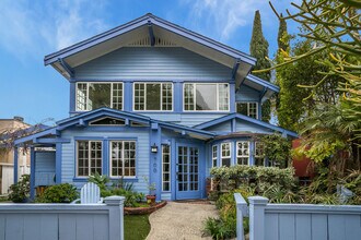 700 Angelus Pl in Los Angeles, CA - Building Photo - Building Photo