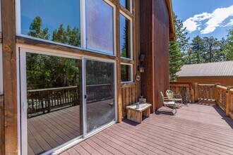 464 Canyon Blvd in Mammoth Lakes, CA - Building Photo - Building Photo