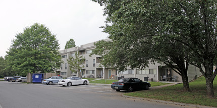 Clear Springs Apartments in Knoxville, TN - Building Photo - Building Photo