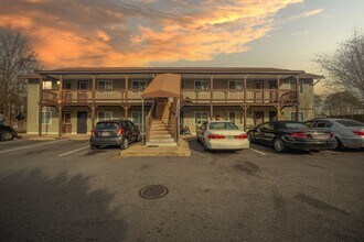 City Studio Apartments in Newport News, VA - Building Photo - Building Photo