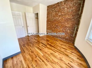 838 Huntington Ave, Unit 3 in Boston, MA - Building Photo - Building Photo