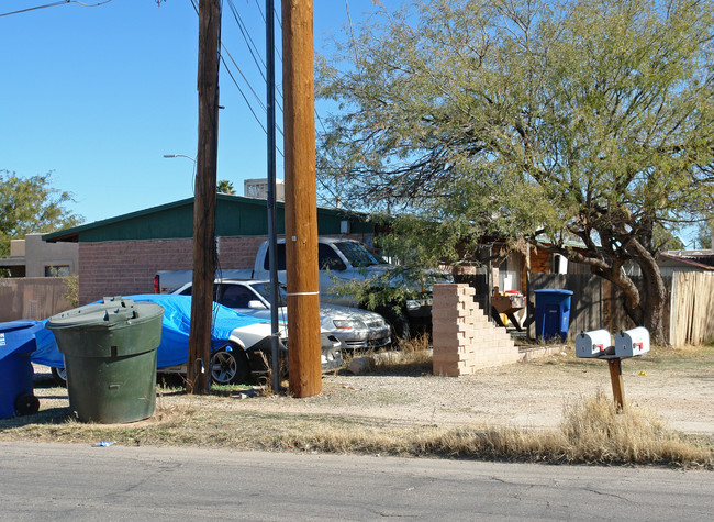 1807-1811 S Van Buren Ave in Tucson, AZ - Building Photo - Building Photo