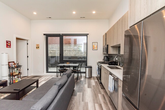 property at 2317 N Clark St