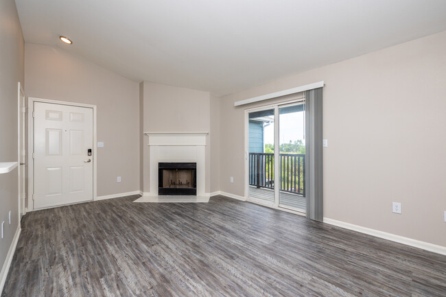 Shawnee Station in Shawnee, KS - Building Photo - Interior Photo