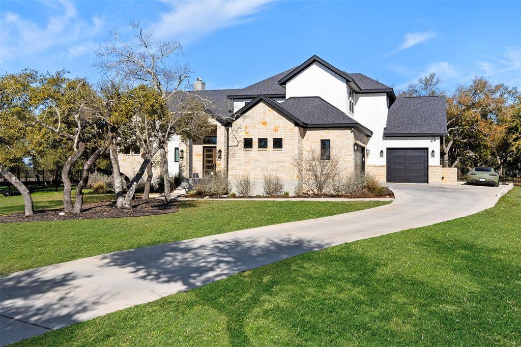 316 Stockman Dr in Dripping Springs, TX - Foto de edificio