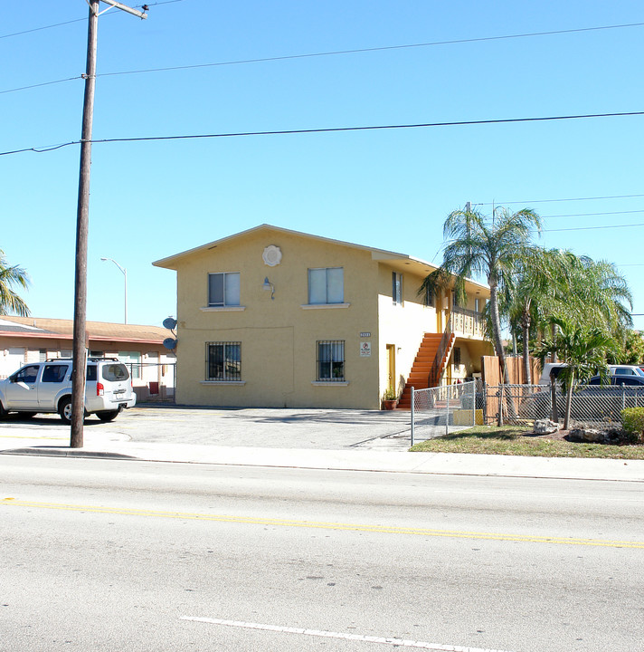 2851 Palm Ave in Hialeah, FL - Building Photo