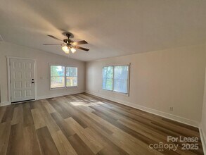 491 Robinson Rd in Mooresville, NC - Building Photo - Building Photo