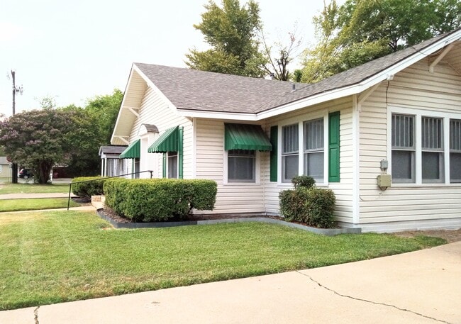 516 Allen Ave in Bonham, TX - Building Photo - Building Photo