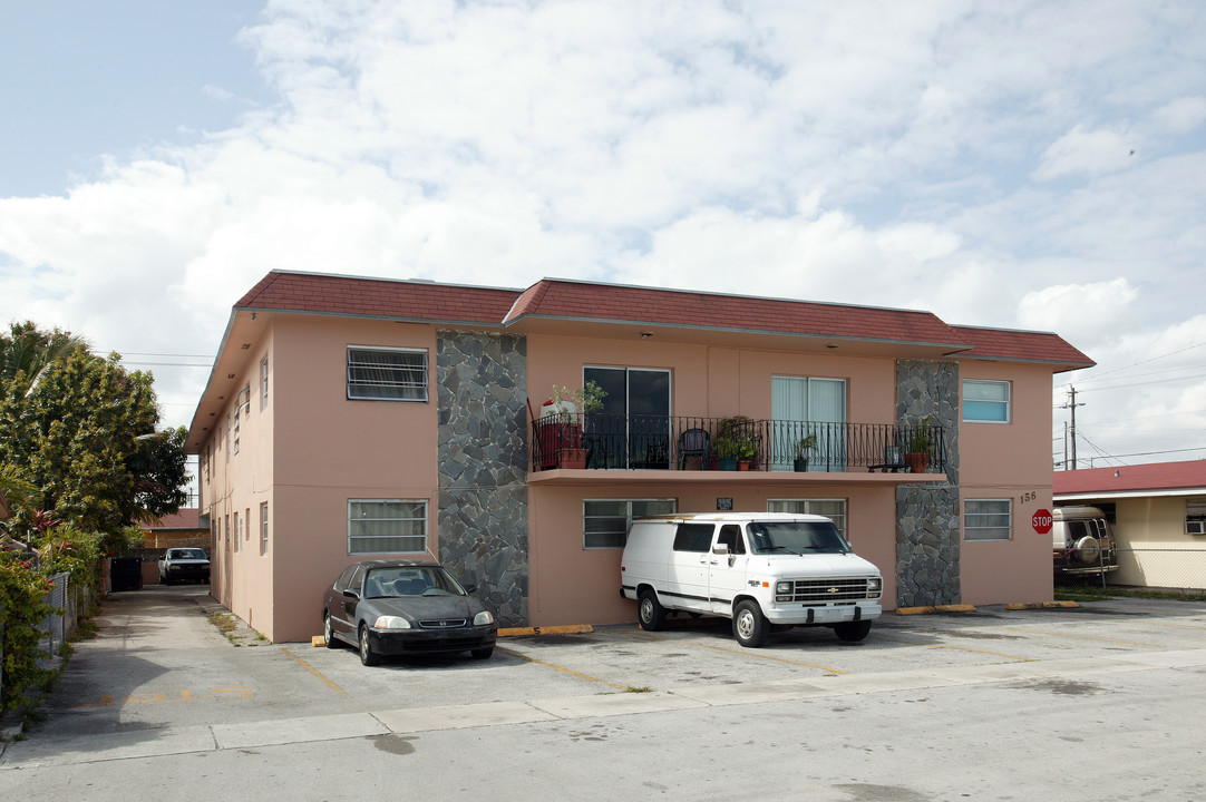 156 W 11th St in Hialeah, FL - Building Photo