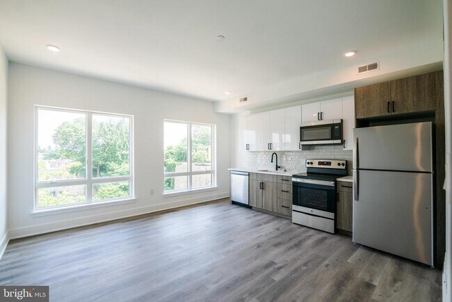 1420 Point Breeze Ave in Philadelphia, PA - Building Photo - Building Photo