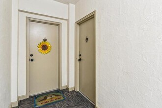 3028 Wisconsin Ave NW in Washington, DC - Foto de edificio - Building Photo