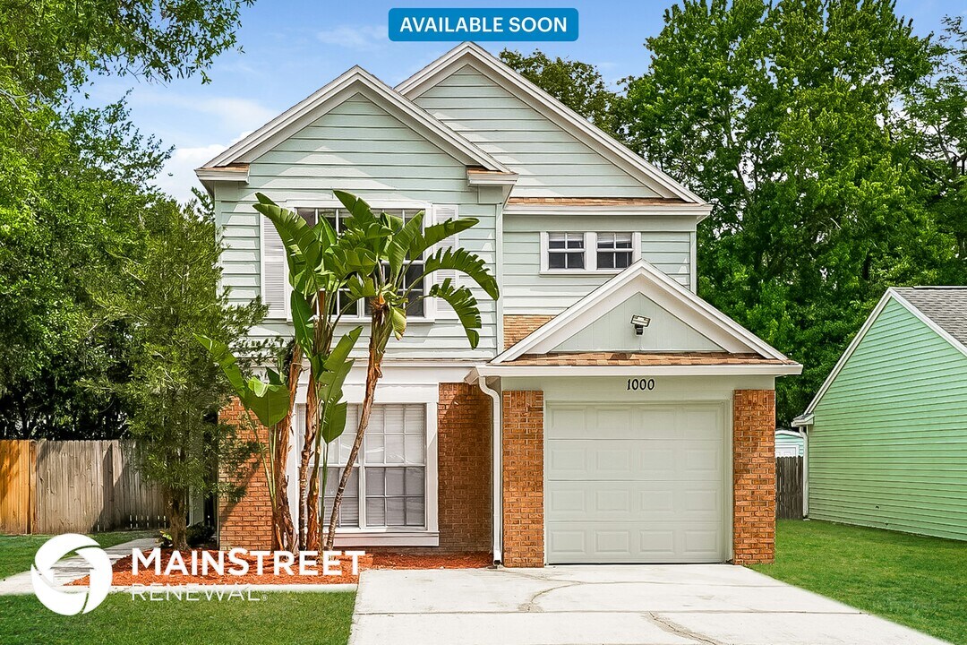 1000 McCully Ct in Oviedo, FL - Building Photo