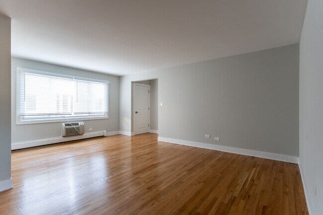 7245 N Bell Ave, Unit 1 in Chicago, IL - Building Photo - Building Photo