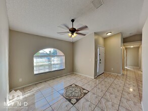 108 Pine Bark Way in Kissimmee, FL - Building Photo - Building Photo