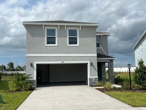 3379 Hilltop Cir in Bradenton, FL - Building Photo - Building Photo