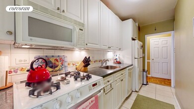 415 E 52nd St in New York, NY - Building Photo - Building Photo