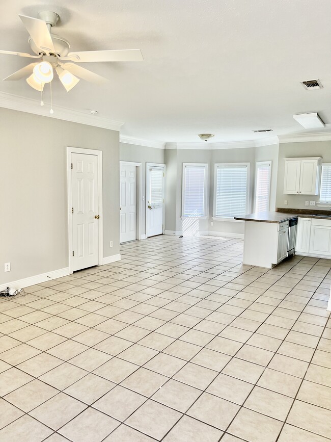 1256 Saint Andrews Ln in Starkville, MS - Foto de edificio - Building Photo