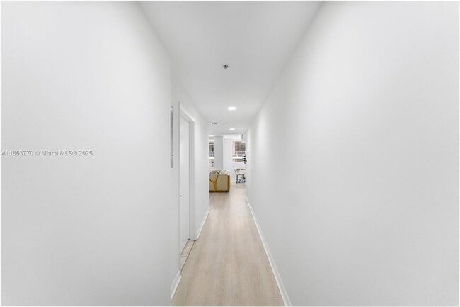 244 Biscayne Blvd, Unit 1808 in Miami, FL - Building Photo - Building Photo