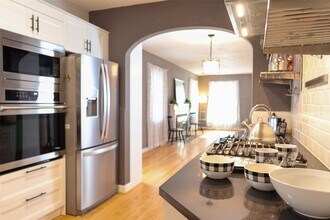 8829 Bridgeport Ave in Brentwood, MO - Foto de edificio - Building Photo